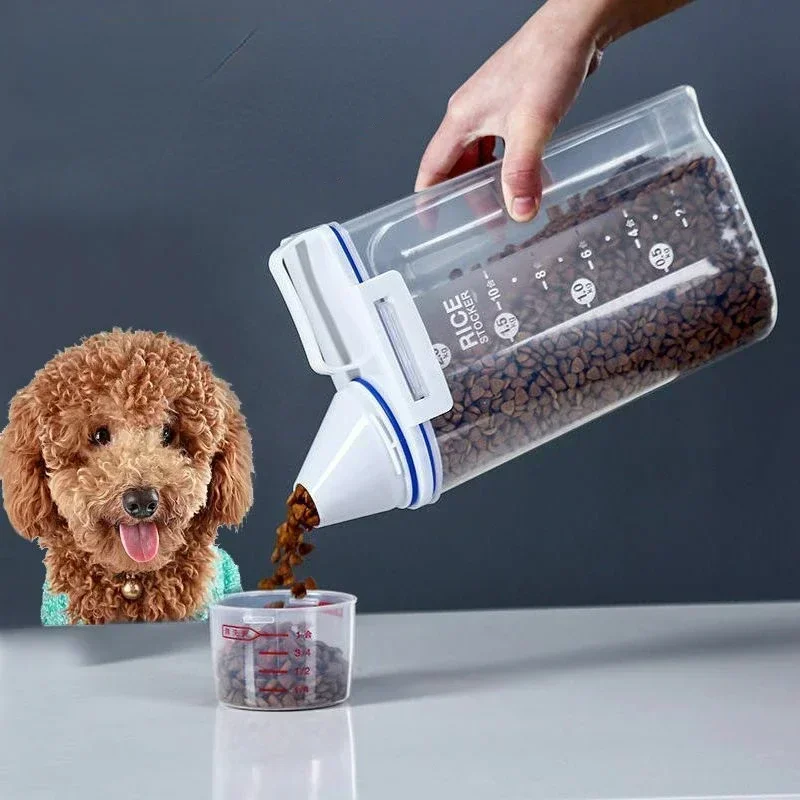 Контейнер за храна за кучета и котки с мерителна чаша – 1.5kg